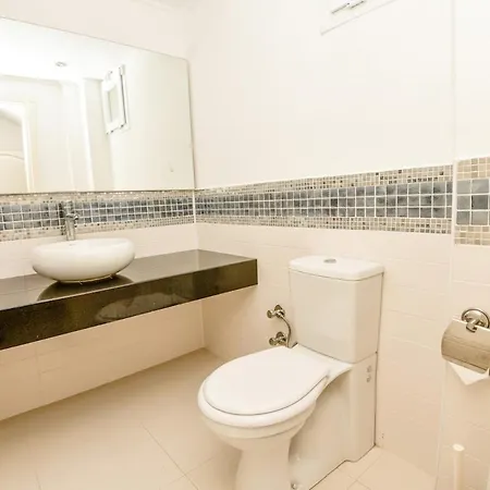 Maya The Royal Links Willa