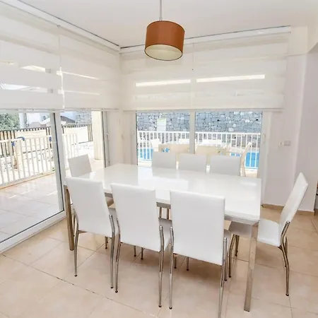 Maya The Royal Links